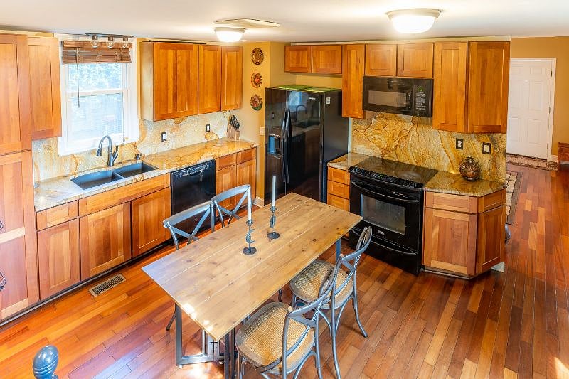 Furnished Finder property 580168_1 photo 11