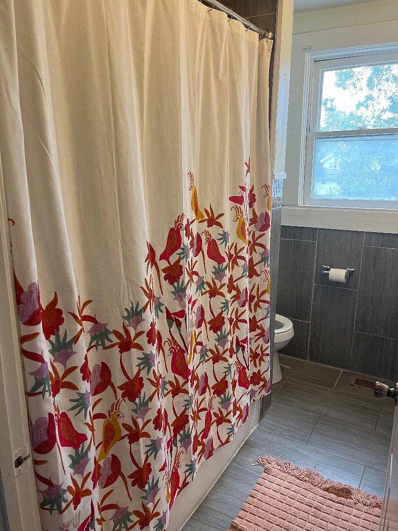 Upstairs Full Bathroom