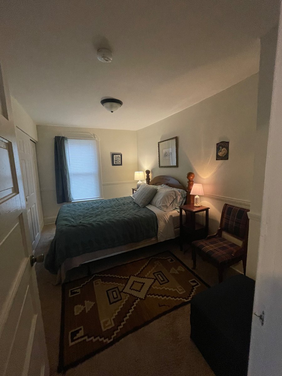 Queen Bedroom
