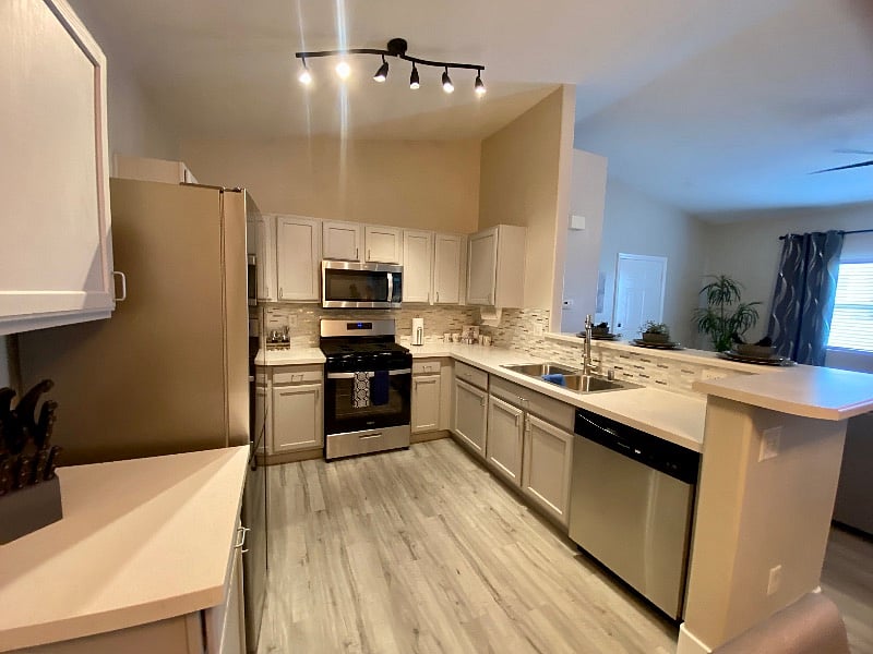 Furnished Finder property 580275_1 photo 9