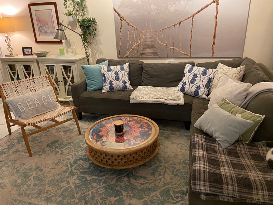 Downstairs living room (common area)