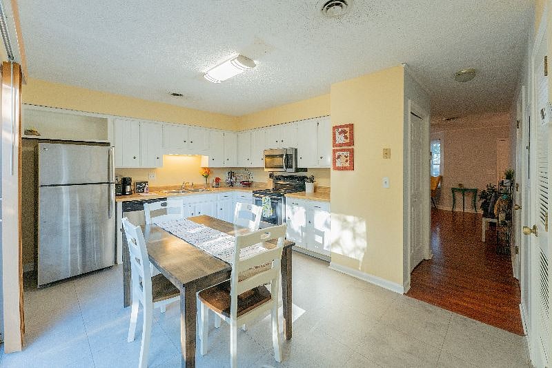 Furnished Finder property 580569_1 photo 9