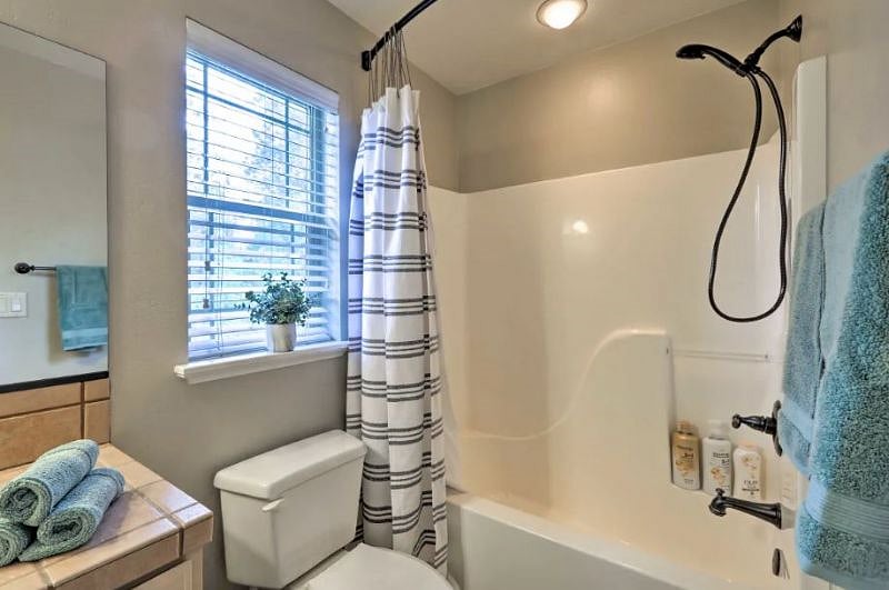 Hall Bathroom upstairs