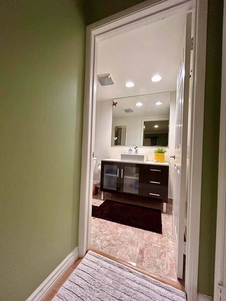 Your private full-bath
