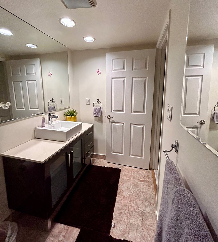 your private full-bath from the jacuzzi tub