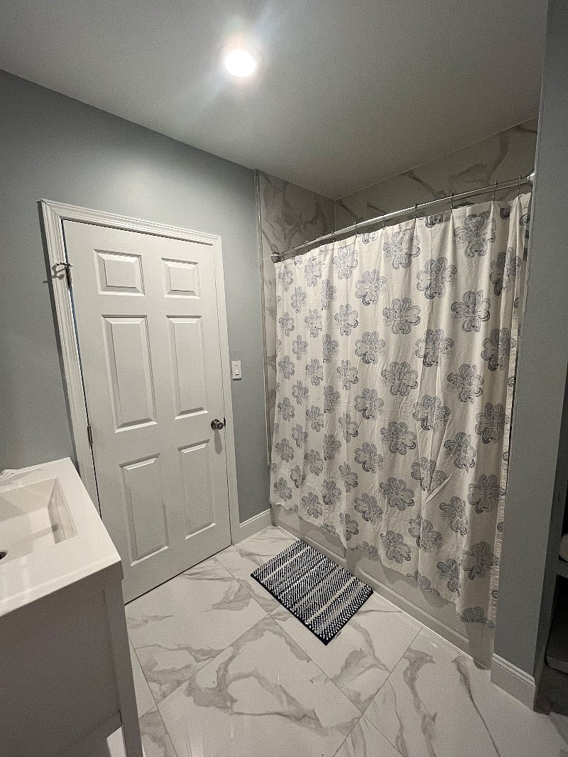 Private bathroom with shower and Jet tub