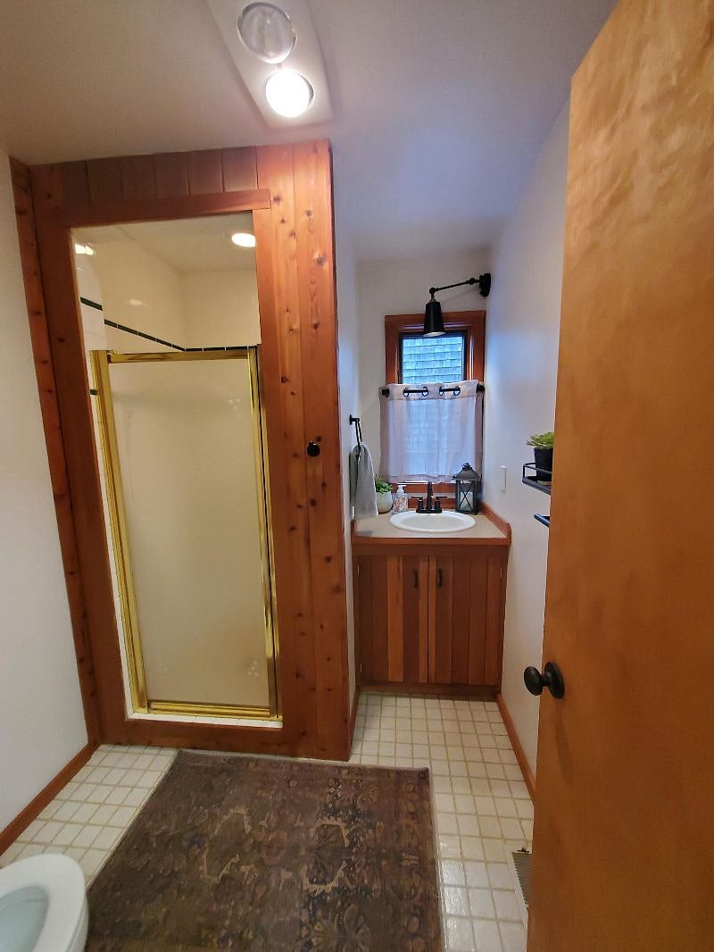 Main floor bathroom