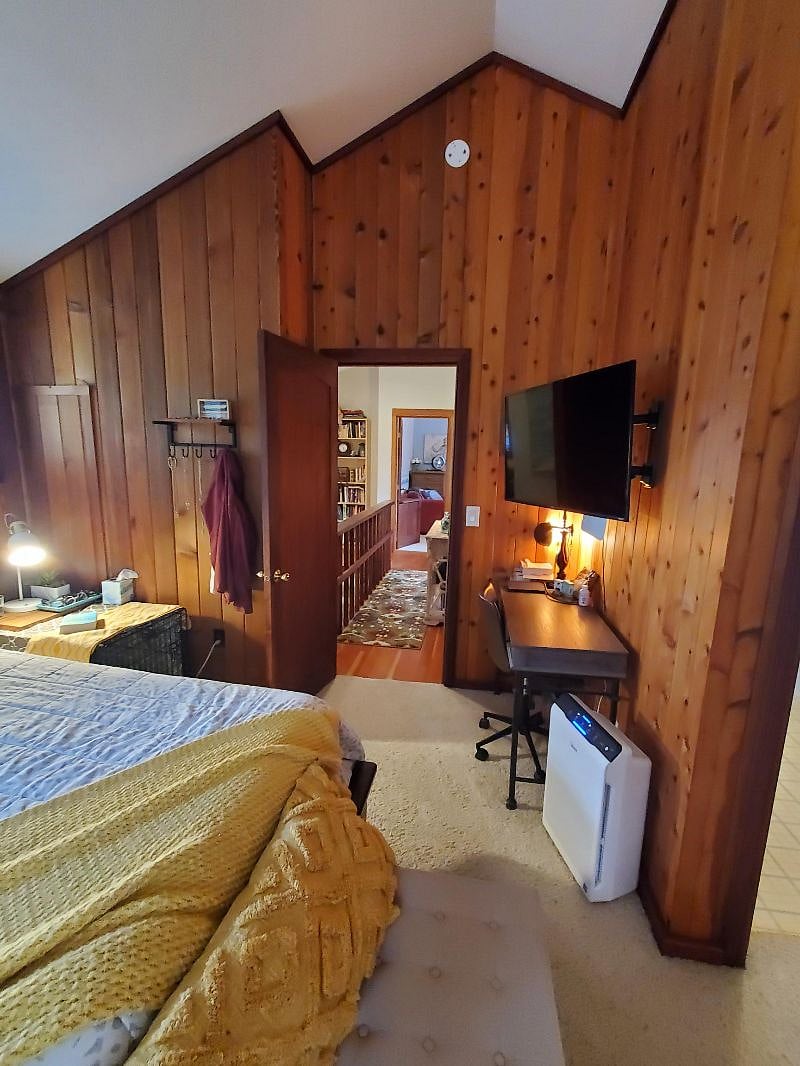 TV in Master with desk.