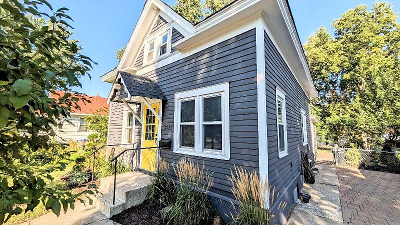 Cute Home in Great Neighborhood featuring a fully fenced in backyard! Close to the action, on a quiet street!