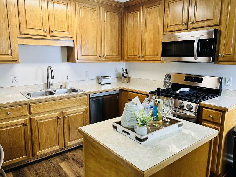 Furnished Finder property 580795_1 photo 12