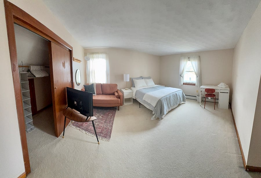 Master bedroom (large walk-in closet to the left)