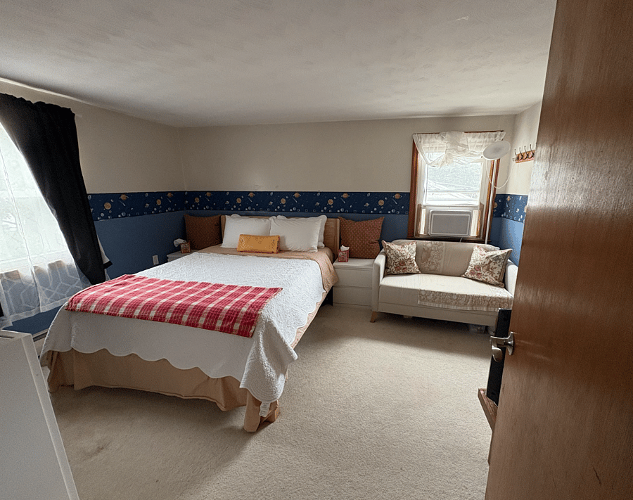 Second-floor bedroom