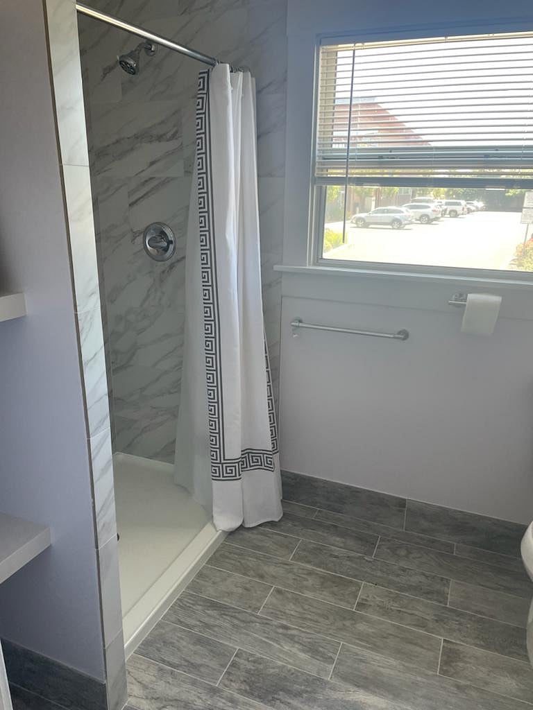 Shower with window
