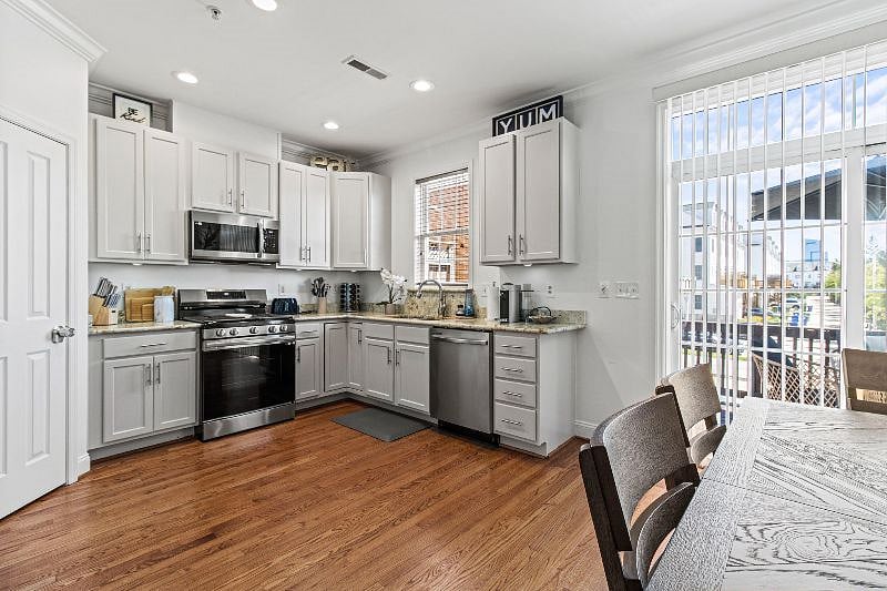 Furnished Finder property 581123_1 photo 13