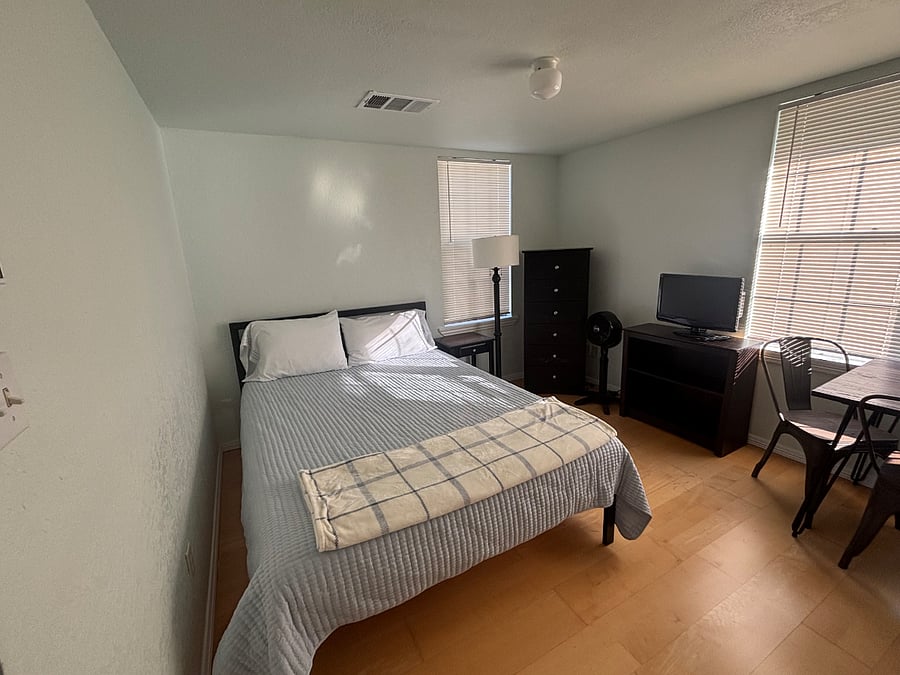 Furnished Finder property 581163_1 photo 3