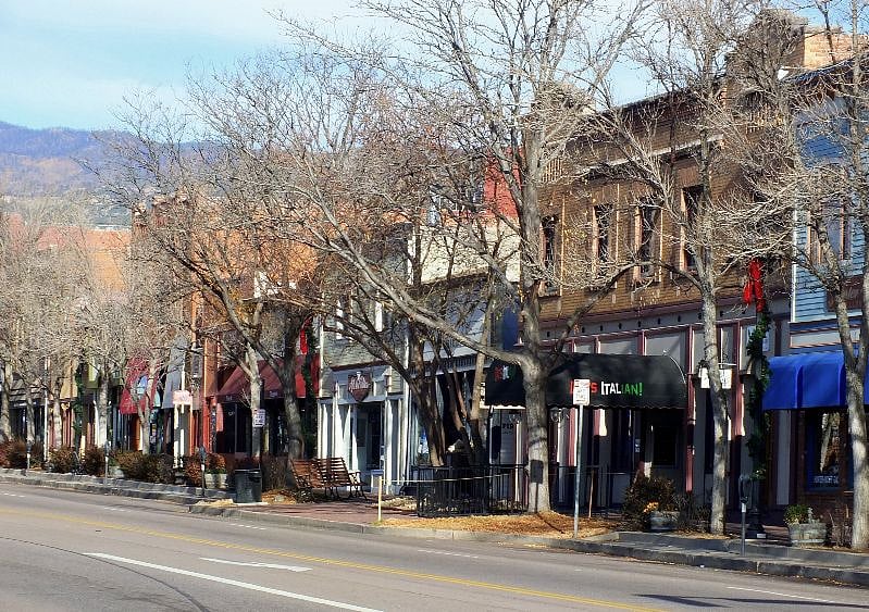You're just steps away from the restaurants, shopping, and galleries of Old Colorado City. Paravincini's (best Italian restaurant in the state!) is just down at the corner