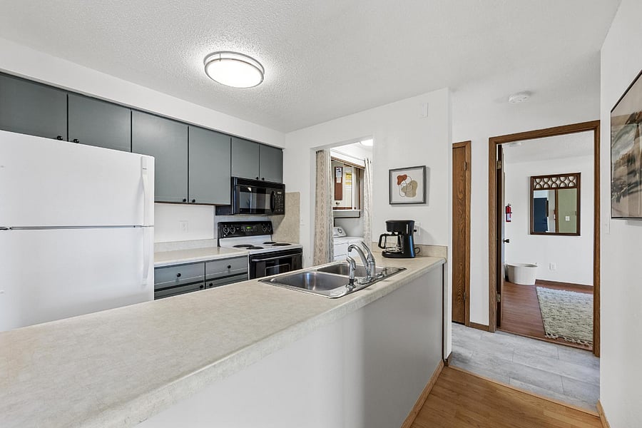 Furnished Finder property 581512_1 photo 12