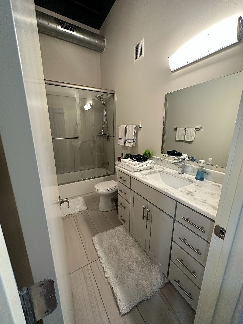 2nd bathroom 
