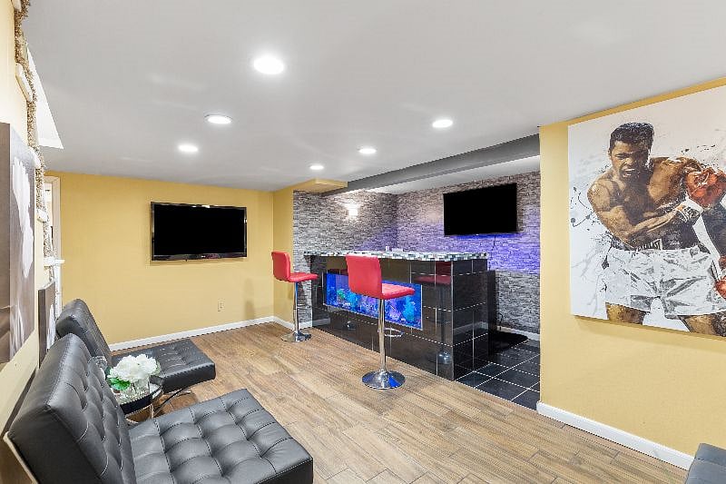 Basement bar. Second sitting area. Additonal (2) 50 inch televisions.