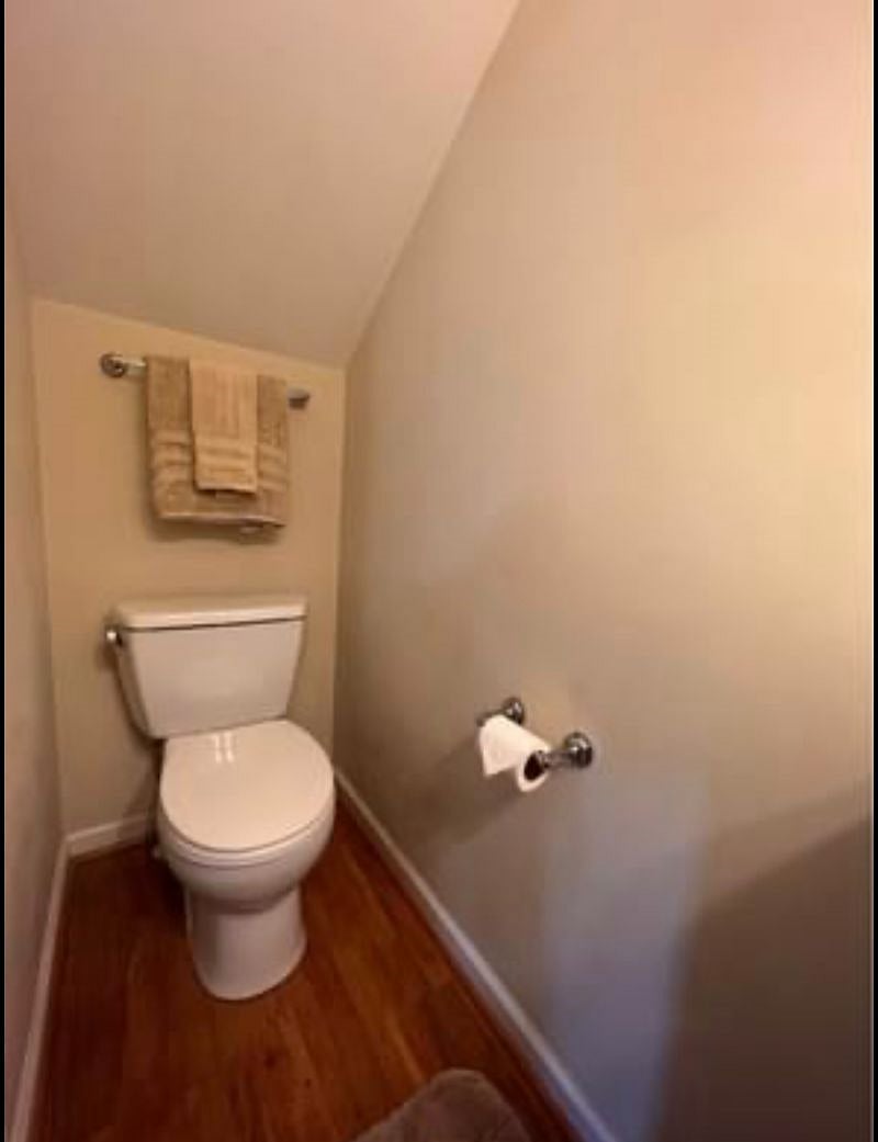 1/2 Bathroom