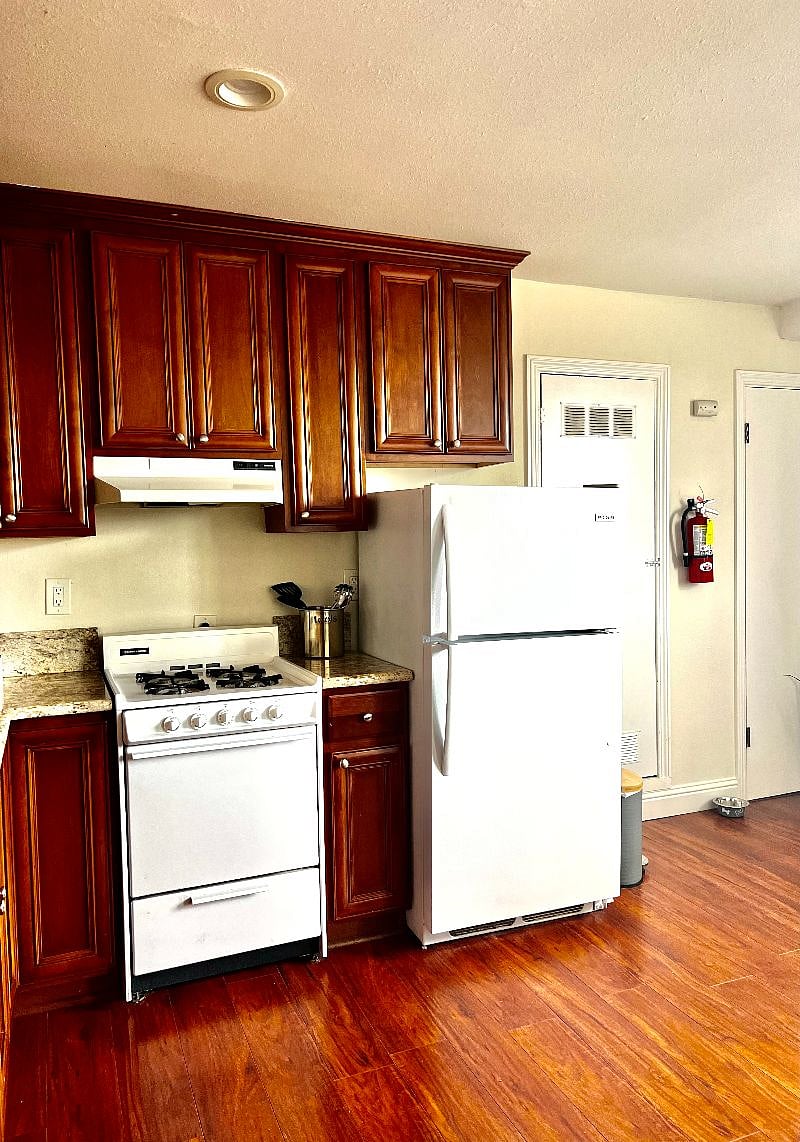 Furnished Finder property 581810_1 photo 3