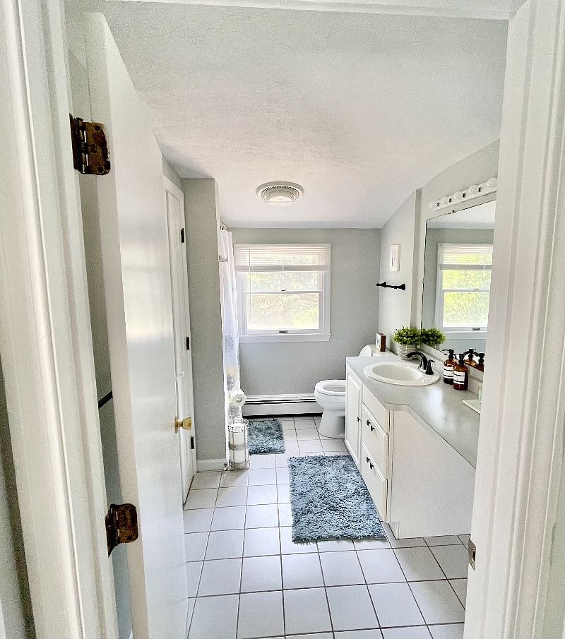 Upstairs bathroom