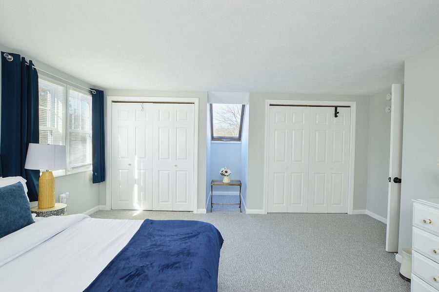 Bedroom 1: King Size bed, 2nd floor