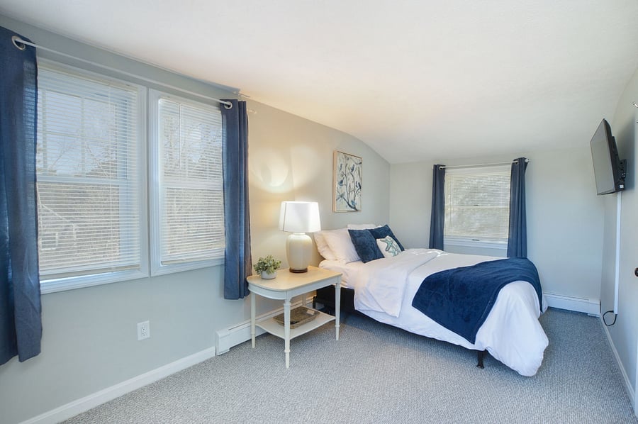 Bedroom 2: Full size bed, 2nd Floor