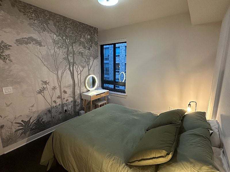 Bedroom - vanity