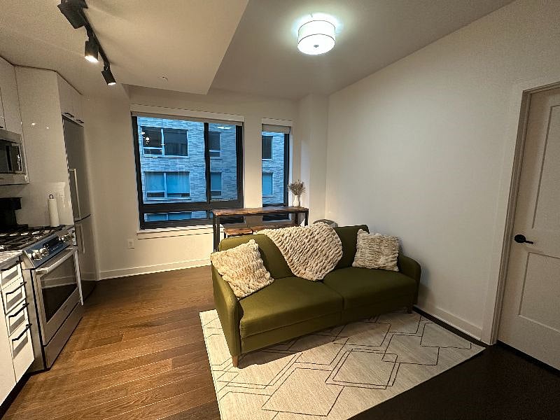 Living room & Kitchen