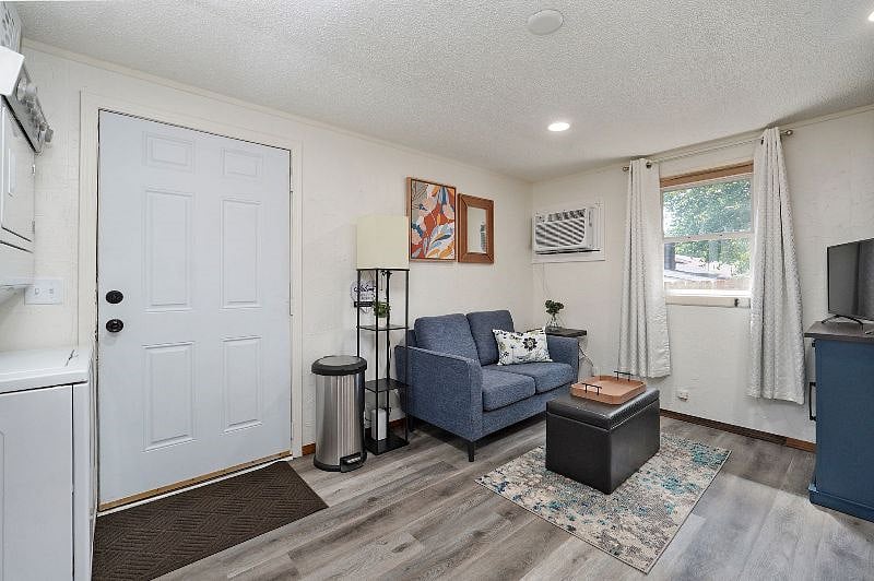 Furnished Finder property 581866_1 photo 4