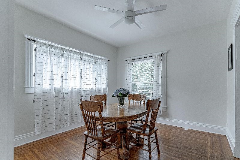 Formal Dining Area to seat 4. Host will provide more chairs if requested in advance.