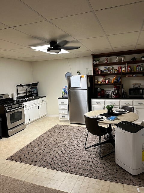 Complete kitchen (sorry, no dishwasher) with full-sized oven and refrigerator