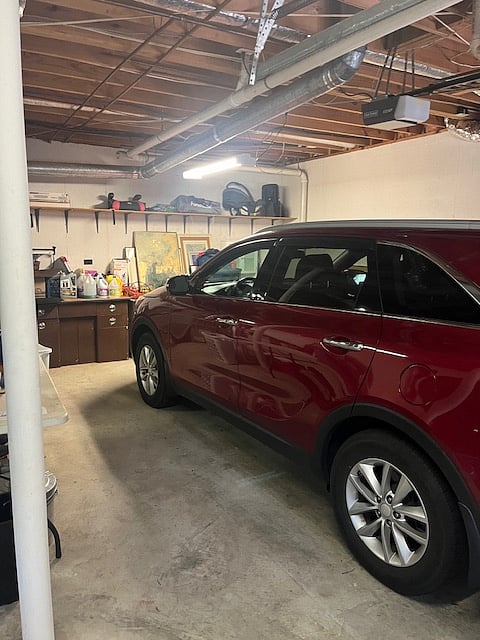 Right side (red car) is for the renter, we take the left side (blue car)