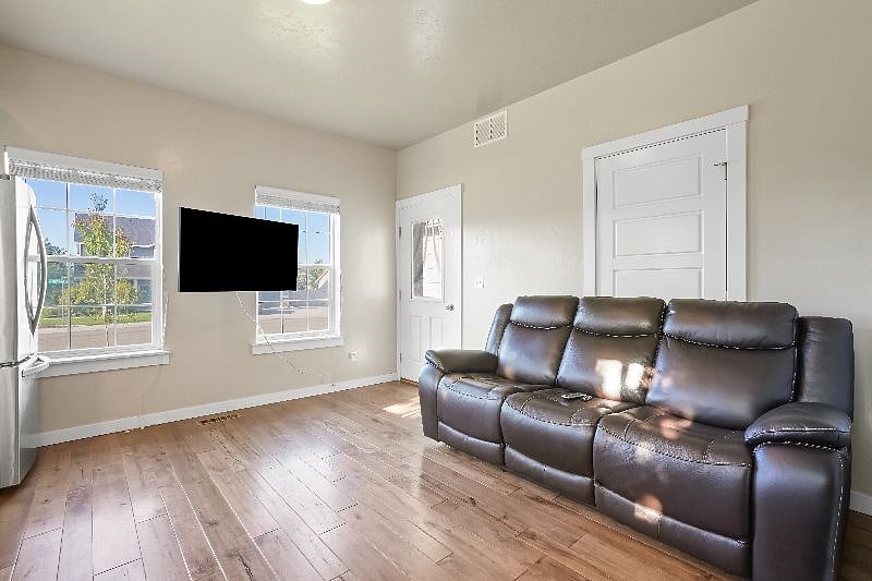 Furnished Finder property 581977_1 photo 3