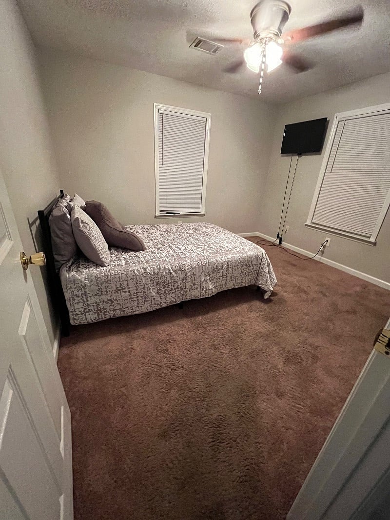 2nd bedroom