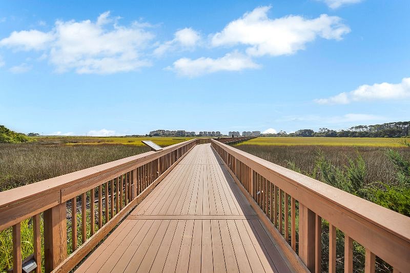 Boardwalk to beach 