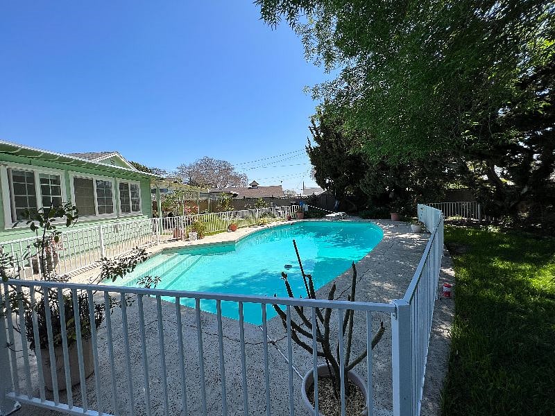 Furnished Finder property 582032_1 photo 11