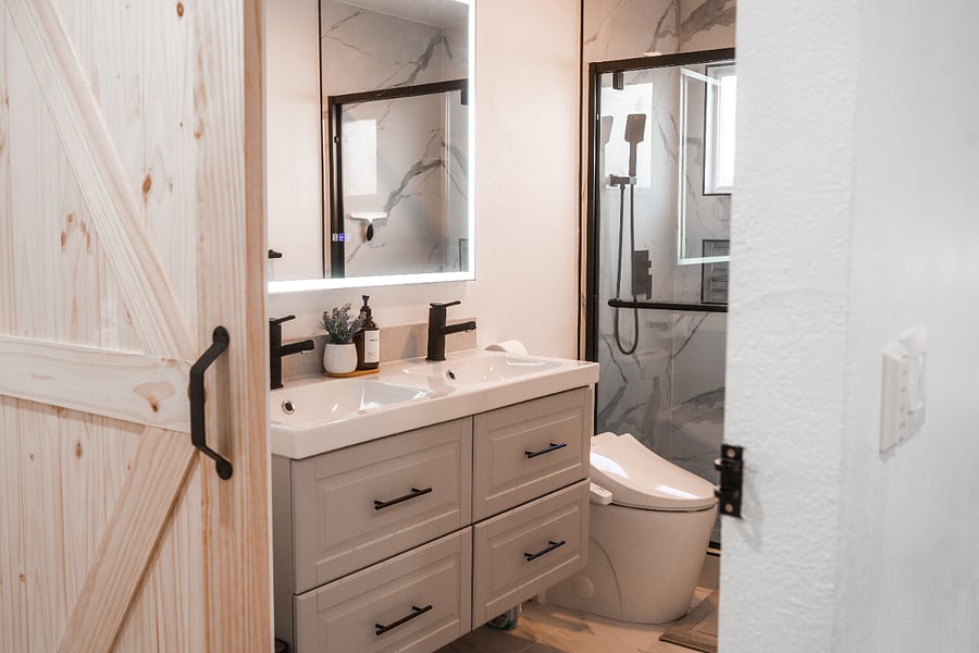 Master Bedroom Bathroom