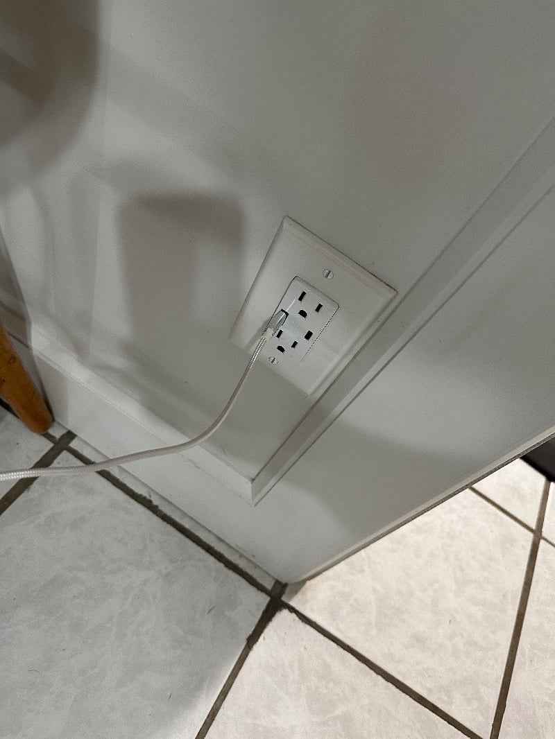 Outlet that has usb port and iPhone port.
