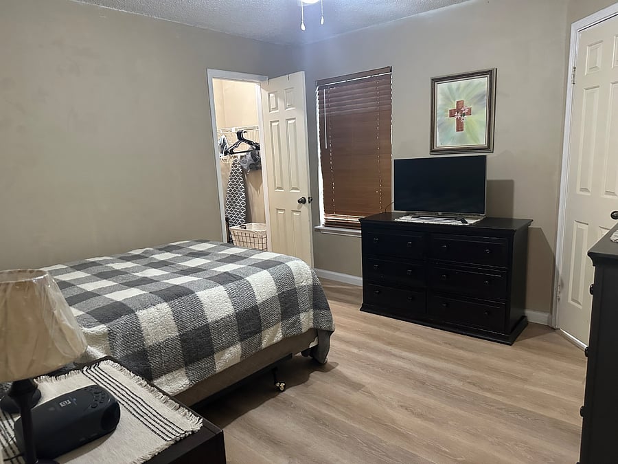 Furnished Finder property 582195_1 photo 26