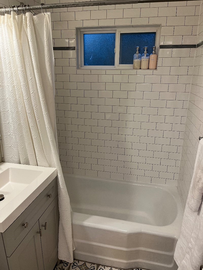 Bath/Shower combo.