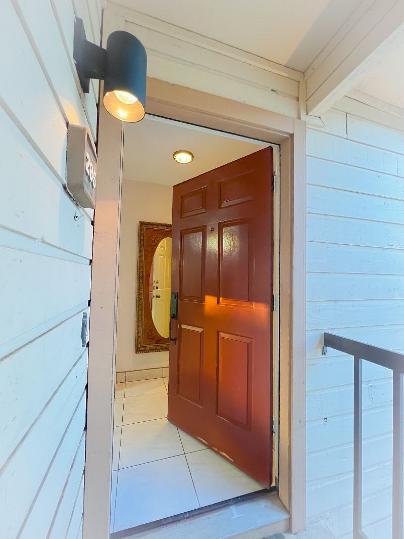 Furnished Finder property 582268_1 photo 22