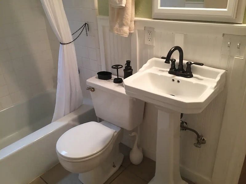 Bathroom with Jack and Jill doors to both rooms