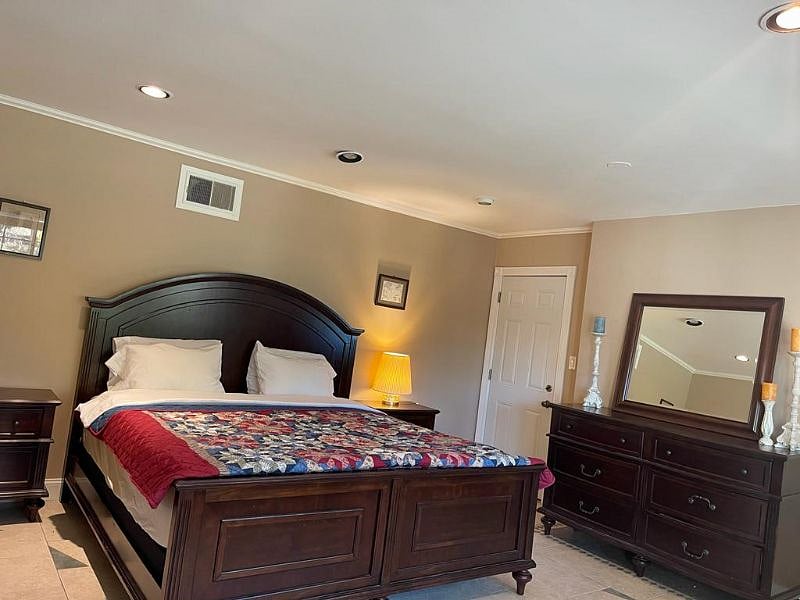 Furnished Finder property 582403_1 photo 3
