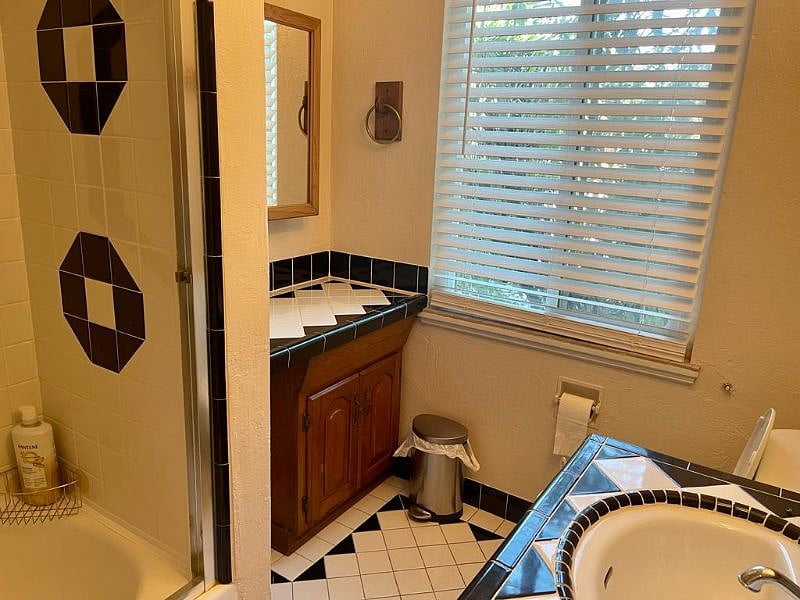 Furnished Finder property 582403_1 photo 24