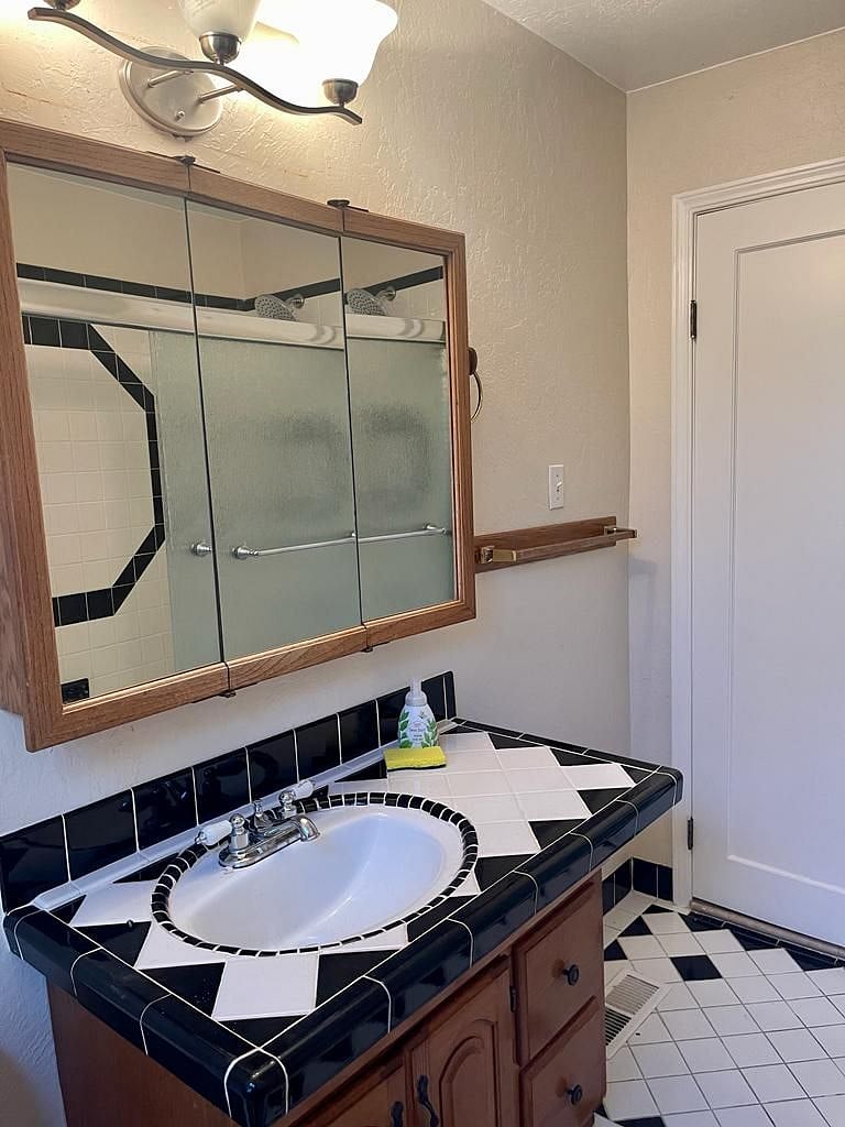 Furnished Finder property 582403_1 photo 26