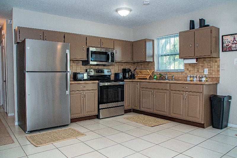 Furnished Finder property 582462_1 photo 3