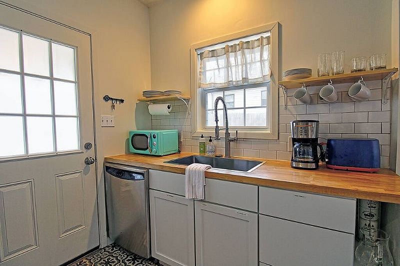 Furnished Finder property 582525_1 photo 8