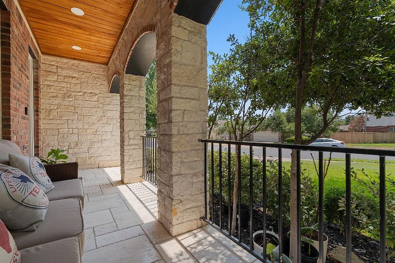 Furnished Finder property 582554_1 photo 2